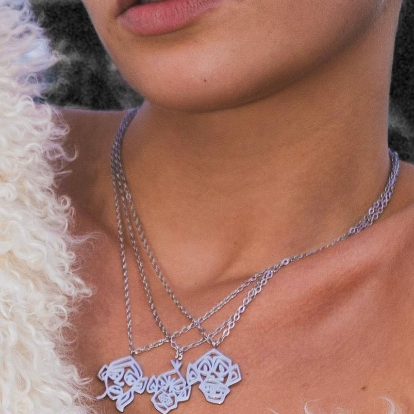 Granny Face Halskette